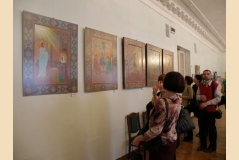 Часть экспозиции выставки с иконами «кузнецовского письма»border=